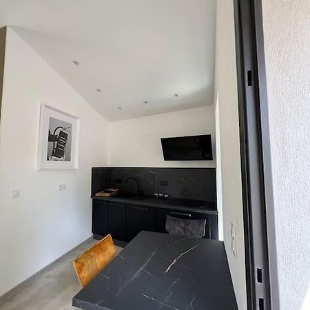 Le Charme Des Bois Apartment Ales Bagian luar foto
